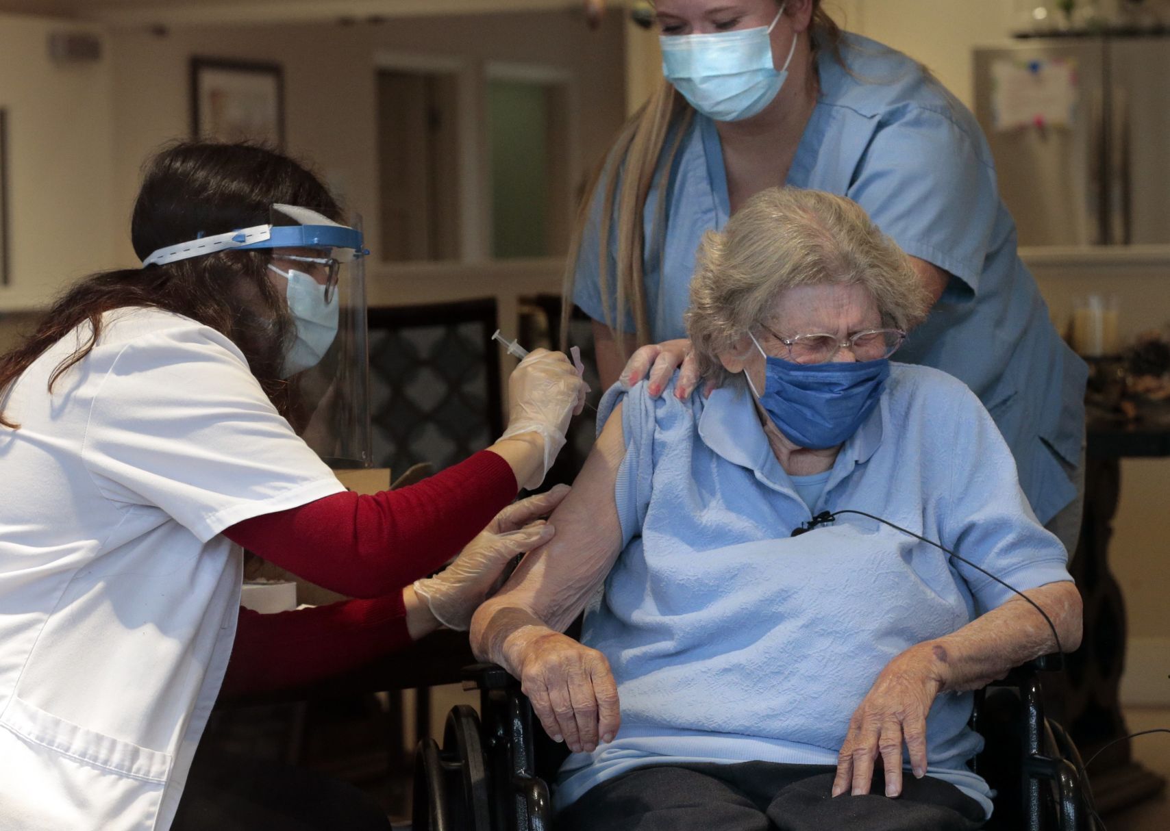 Moderna vaccine arrives for retirement home residents